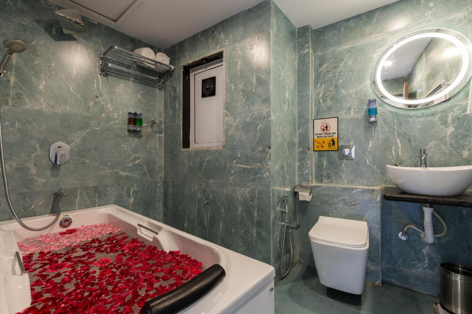 Hotel Windsor Castle Mumbai  Buitenkant foto